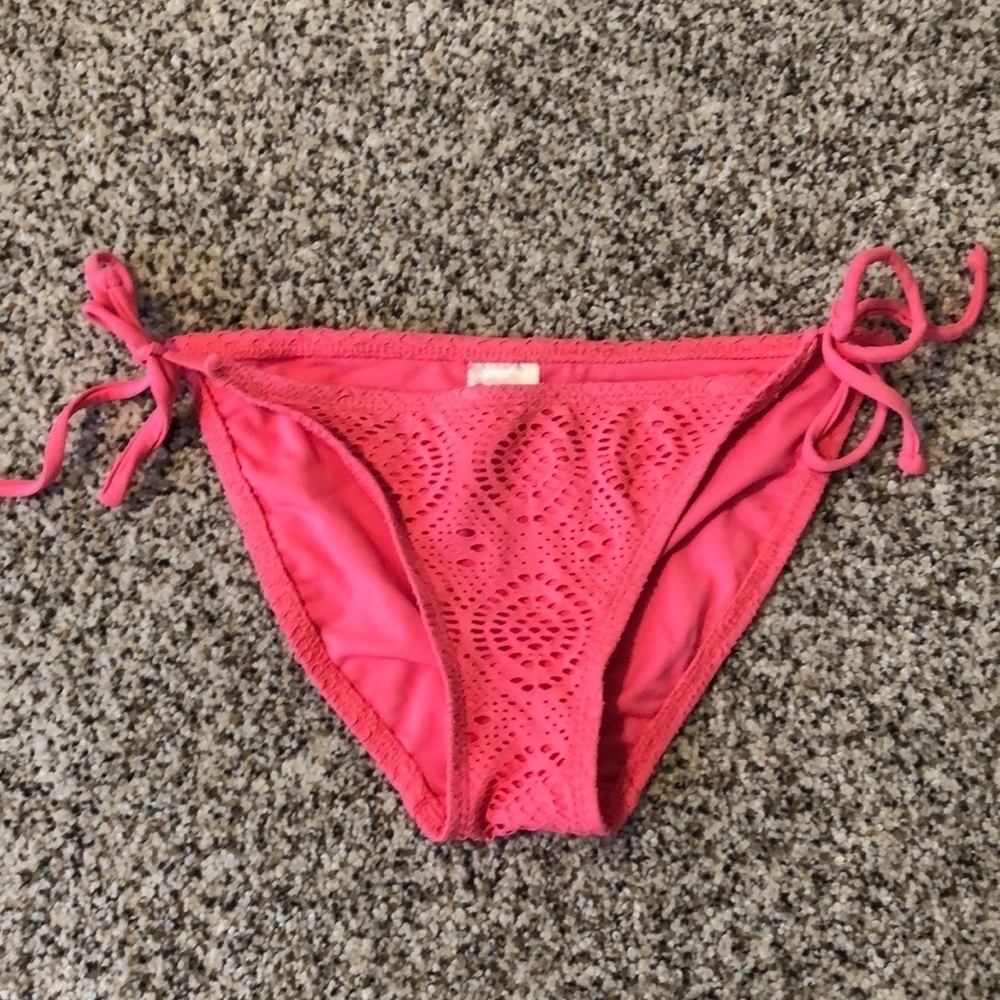 Neon pink crochet pattern bikini bottom